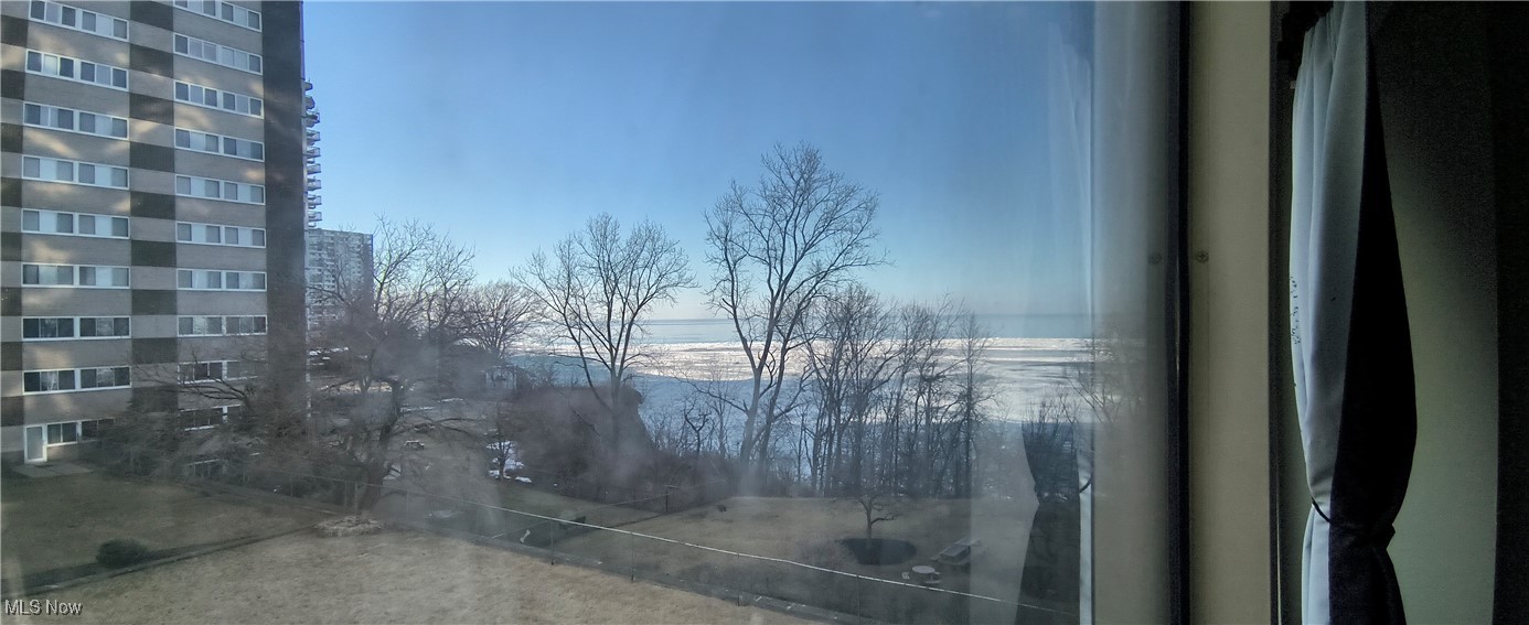 12520 Edgewater Drive #404, Lakewood, Ohio image 2