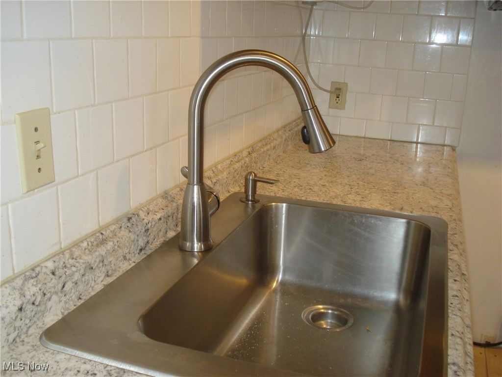 Photo of 902 E 207th Street, Euclid, OH 44119 (MLS # 5184894)