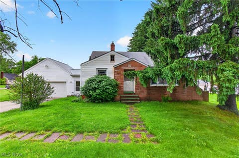 Homes For Sale - 1035 Genoa Avenue<br/> Stark County, Massillon, OH 44646