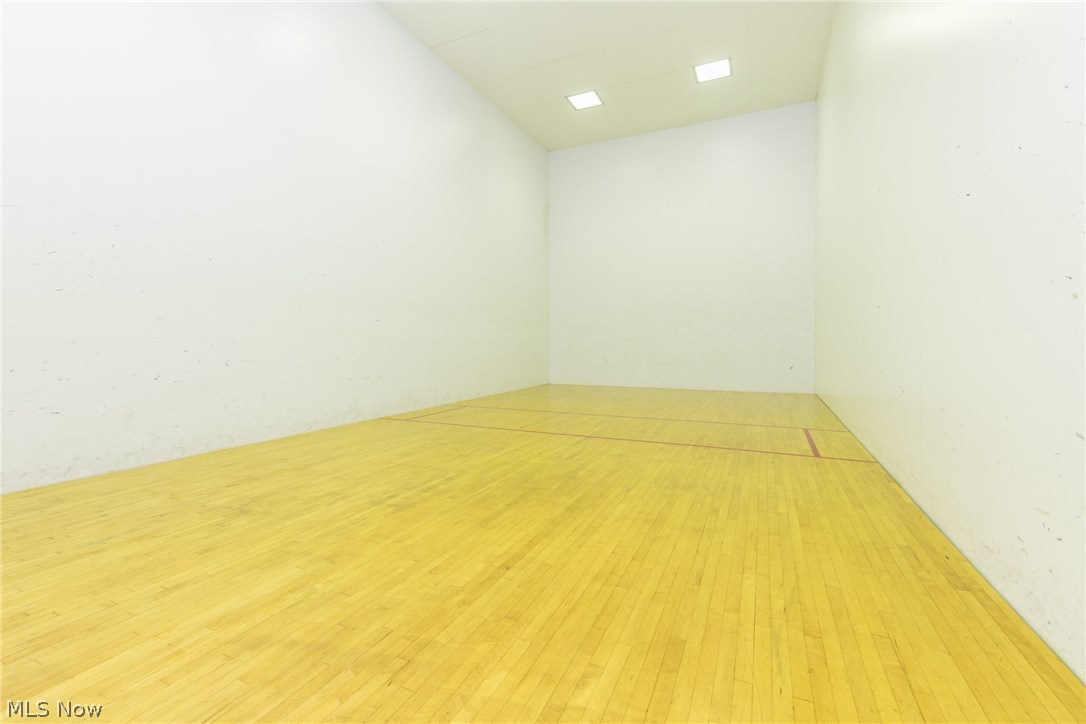 Woodhawk Club Condo - Residential