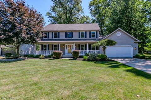 Homes For Sale - 7633 Debonaire Drive<br/> Mentor, OH 44060