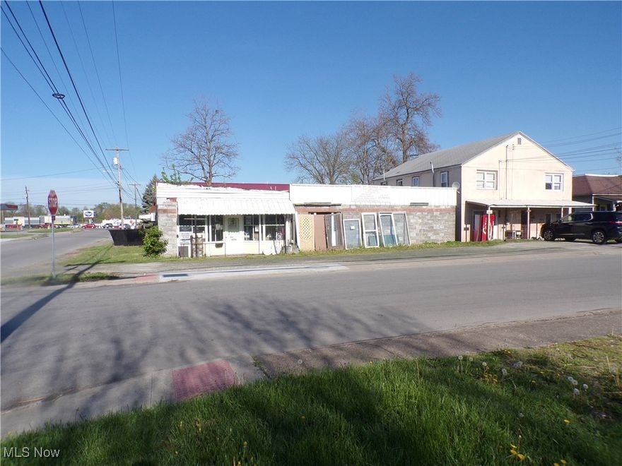 Investment Property, One Large retail Store, Used As Second Hand Store, Also has a 4 unit Apartment building, a very busy corner
 in south Parkersburg,  Up from Neal St. Post Office, apartments rented, Plenty of off street Parking, Store building needing repairs
 this is a good investment opportunity, established business since 1990 Store has over 2000 Sq Ft of retail space, Apartments are
 one bedroom. Great Opportunity to be your own Boss.