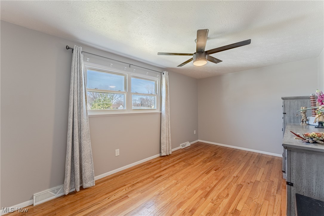 159 Parkway Drive, Eastlake, Ohio image 16