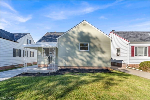 5420 OAKWOOD AVE, MAPLE HEIGHTS, OH 44137 - Image e7ffff9e939c8decd64f2e1bdb764159/386293986