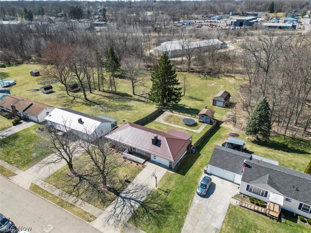 Photo of 364 S Bon Air Avenue, Youngstown, OH 44509 (MLS # 5218256)
