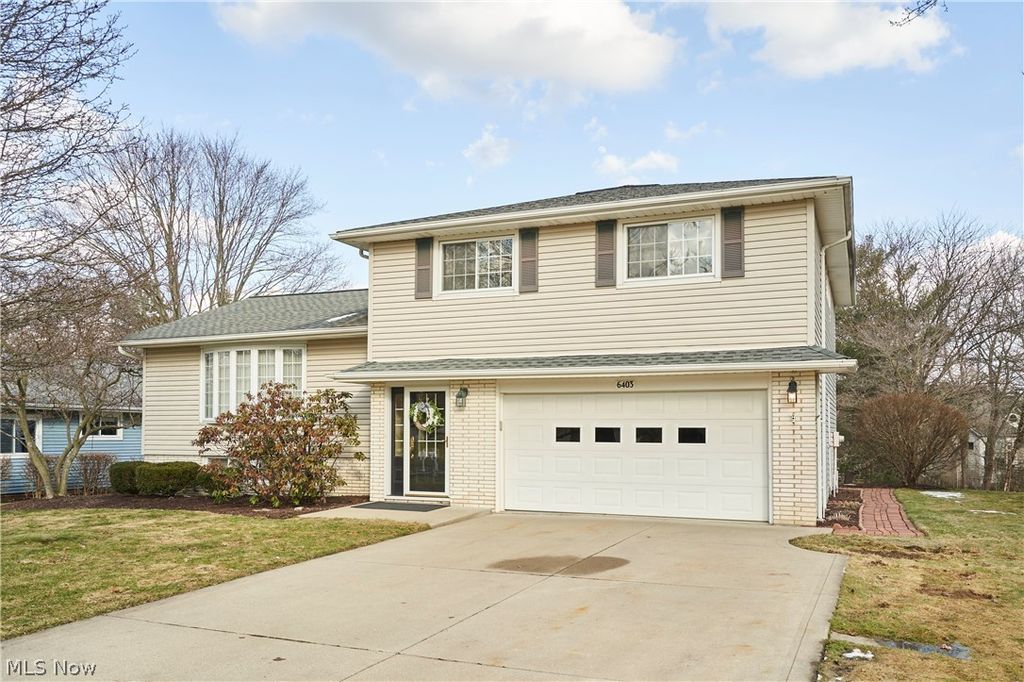 Photo of 6403 Huntington Drive, Solon, OH 44139 (MLS # 5190328)