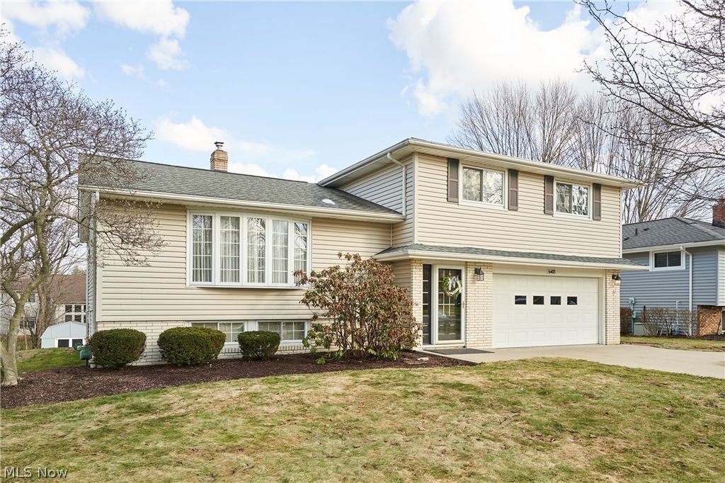 Photo of 6403 Huntington Drive, Solon, OH 44139 (MLS # 5190328)
