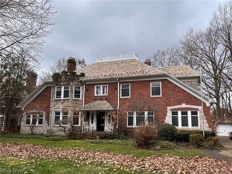 2268 Ardleigh Drive Cleveland Heights OH 44106