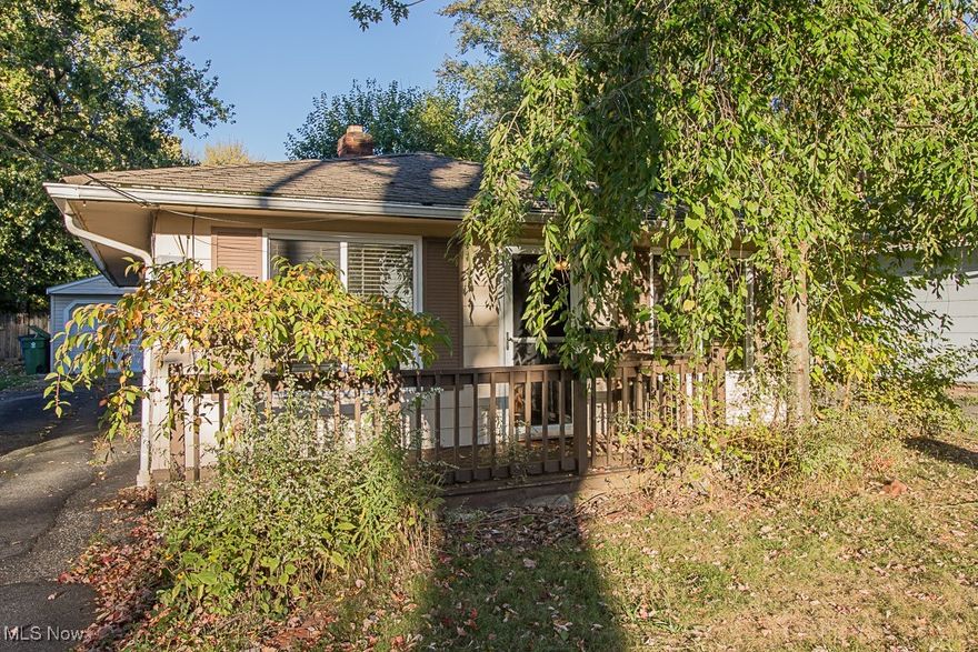 This is a great opportunity for a 3 bedroom ranch home with one and a half baths in Eastlake. The  home features a large eat-in kitchen and a large living room. Side entrance into the laundry room. There is a 1 car detached garage and a nice size backyard. Great location that is close to schools, shopping and highway. Point of sale has been completed and is violation free. Schedule your showing today