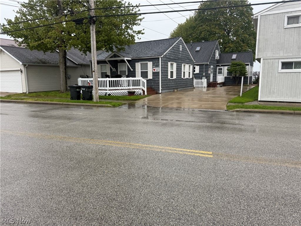 Photo of 5187 Old Lake Road, Geneva on the Lake, OH 44041 (MLS # 5205642)