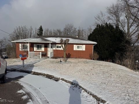 Homes For Sale - 288 Skyview Drive<br/> Weirton, WV 26062