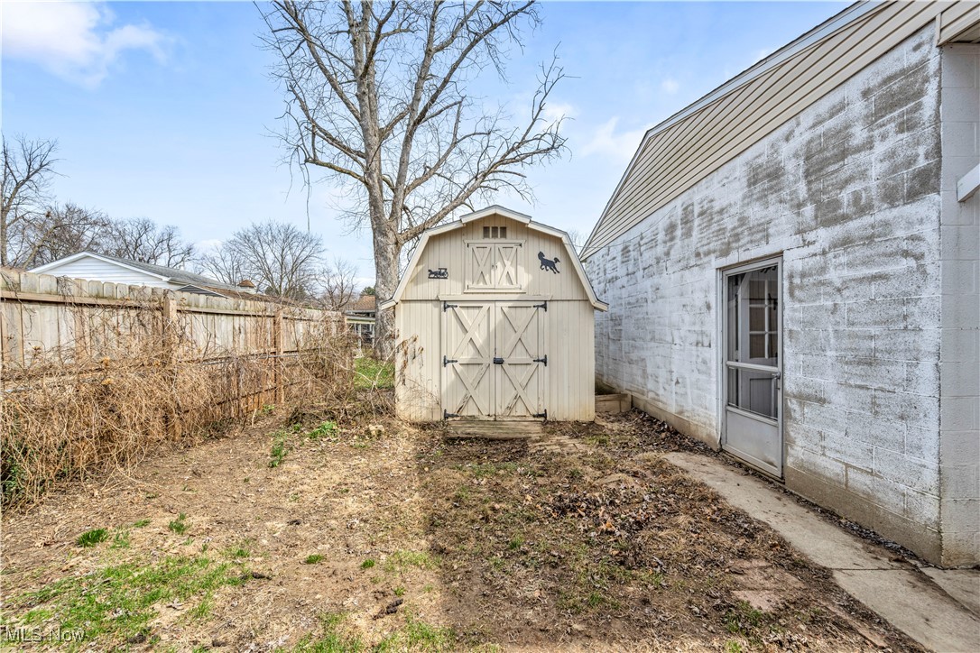229 Prairie Drive, Akron, Ohio image 6