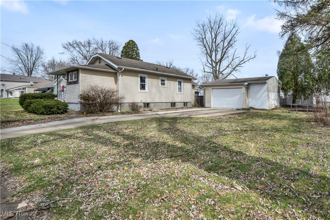 229 Prairie Drive, Akron, Ohio image 5