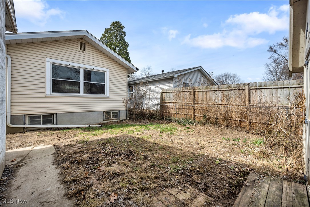 229 Prairie Drive, Akron, Ohio image 8