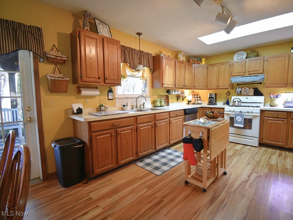 2665 Larchview Drive, Perry, Ohio image 14