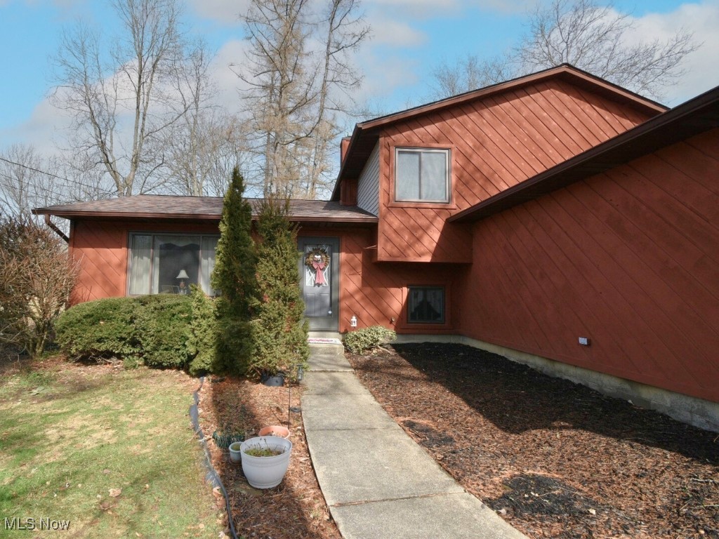 2665 Larchview Drive, Perry, Ohio image 2
