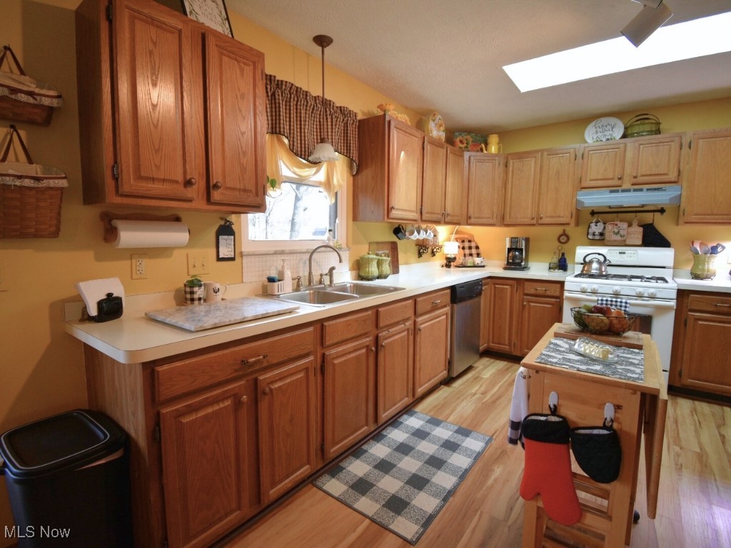 2665 Larchview Drive, Perry, Ohio image 16