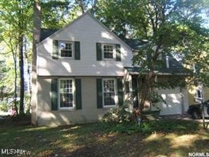 3 bedroom, 1 1/2 bath, 1 car attached garage. locasted in a family friendly neighborhood, large back yard. A little TLC will make this the perfect family home.