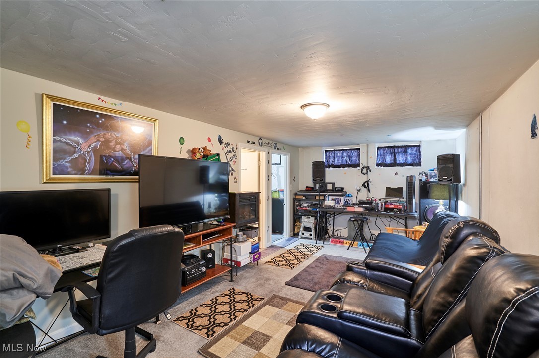 297 E 194th Street, Euclid, Ohio image 14