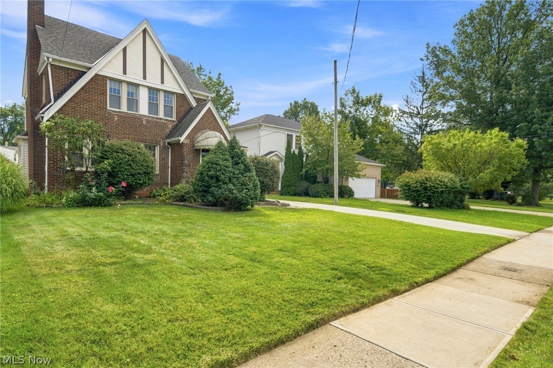 895 Richmond Road