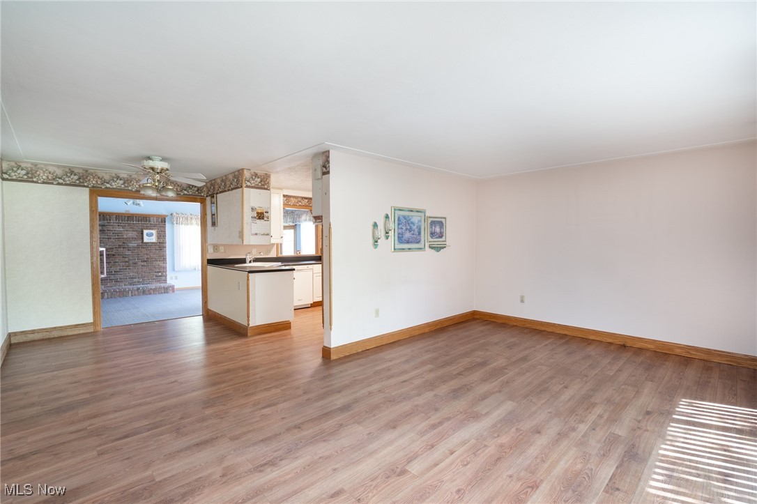 915 Sharondale Drive, Amherst, Ohio image 8