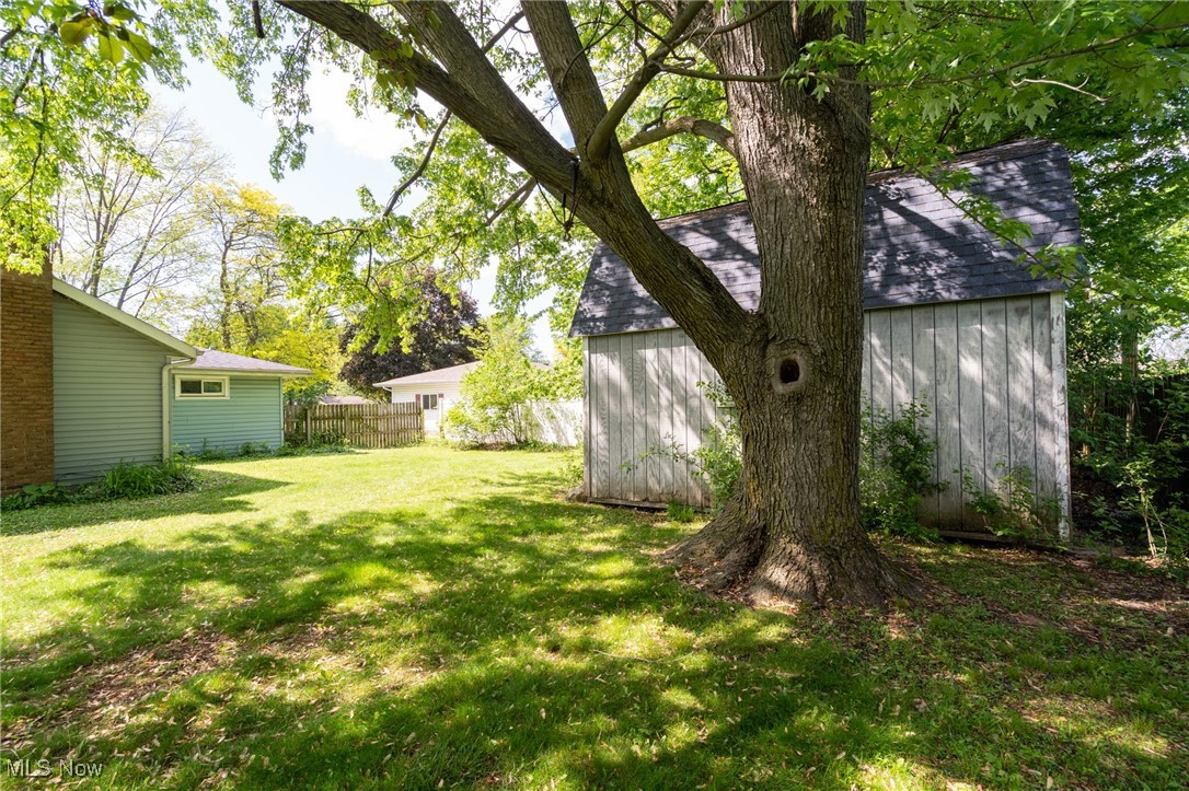 915 Sharondale Drive, Amherst, Ohio image 42