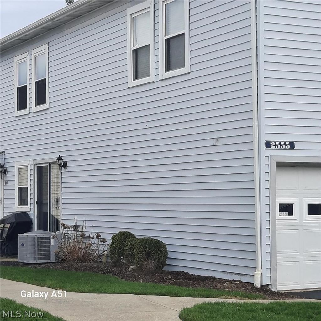 Photo of 2555 Royal County Down Dr #17 C, Uniontown, OH 44685 (MLS # 5198044)