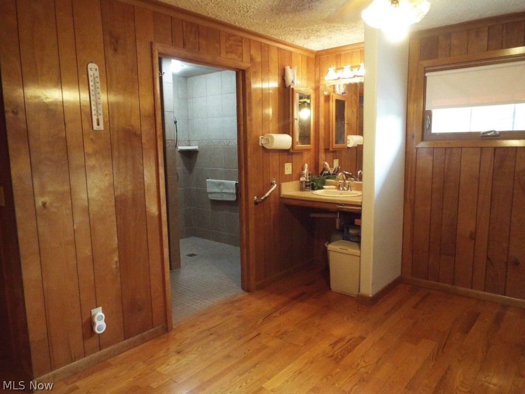 Hawthorne Acres - Residential