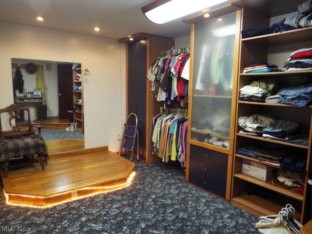 Hawthorne Acres - Residential