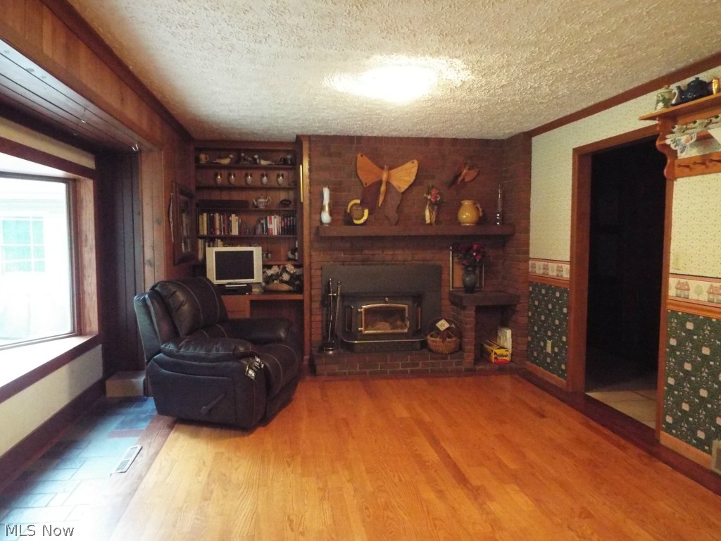 Hawthorne Acres - Residential