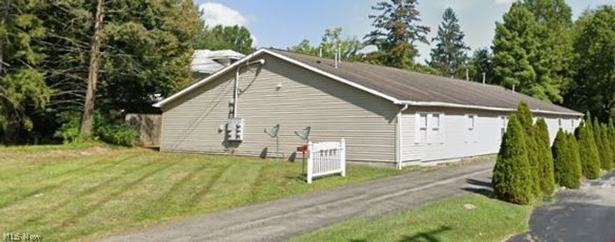 4 Plex Ranch slab units all at ground level. Each unit has 2 bedrooms 2 full baths a nice open kitchen, living room, dining room, and its own garage. The owner pays for water, trash, and common area electric