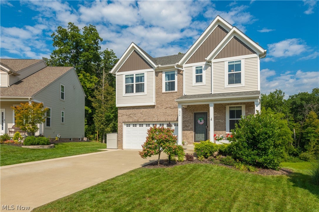 978 Hawkin Lane