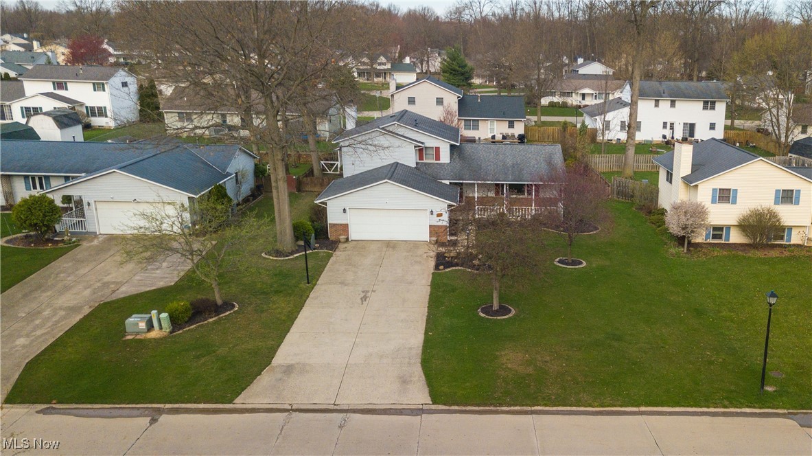 7200 Hidden Glen Drive, Amherst, Ohio image 3