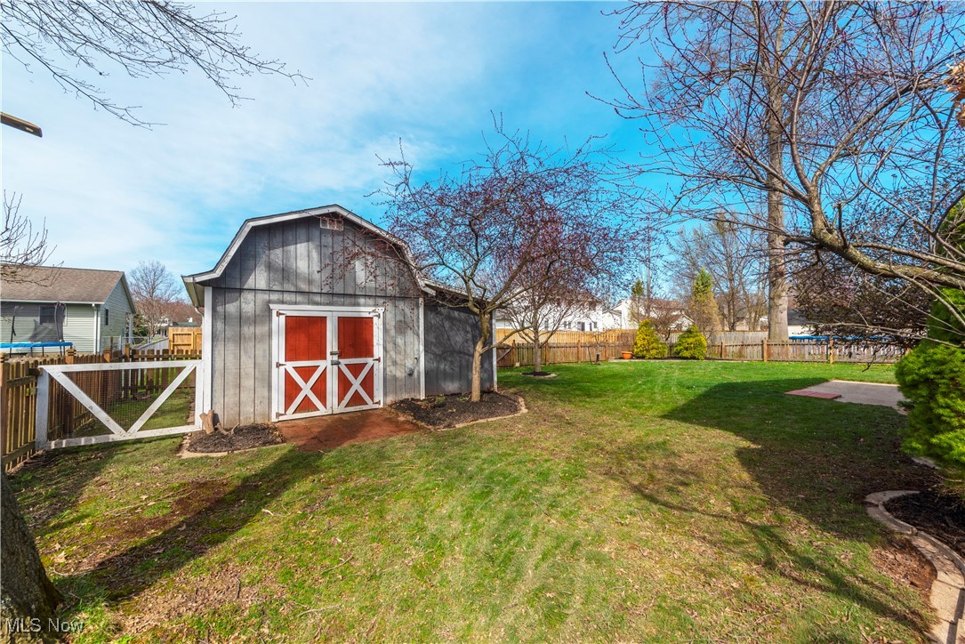 7200 Hidden Glen Drive, Amherst, Ohio image 40