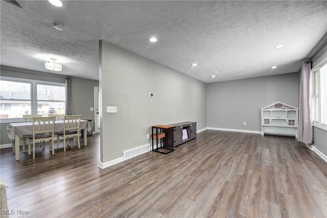 7200 Hidden Glen Drive, Amherst, Ohio image 8