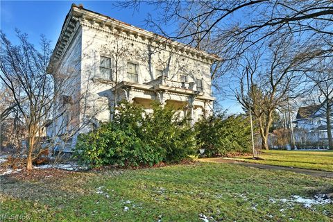 Tiny photo for 720 Mahoning Avenue NW, Warren, OH 44483 (MLS # 5198046)