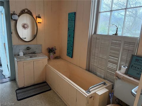 Tiny photo for 720 Mahoning Avenue NW, Warren, OH 44483 (MLS # 5198046)