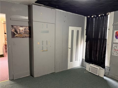 Tiny photo for 720 Mahoning Avenue NW, Warren, OH 44483 (MLS # 5198046)