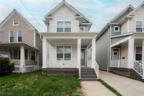 Homes For Sale - 12027 Wade Park Avenue<br/> Cleveland, OH 44106