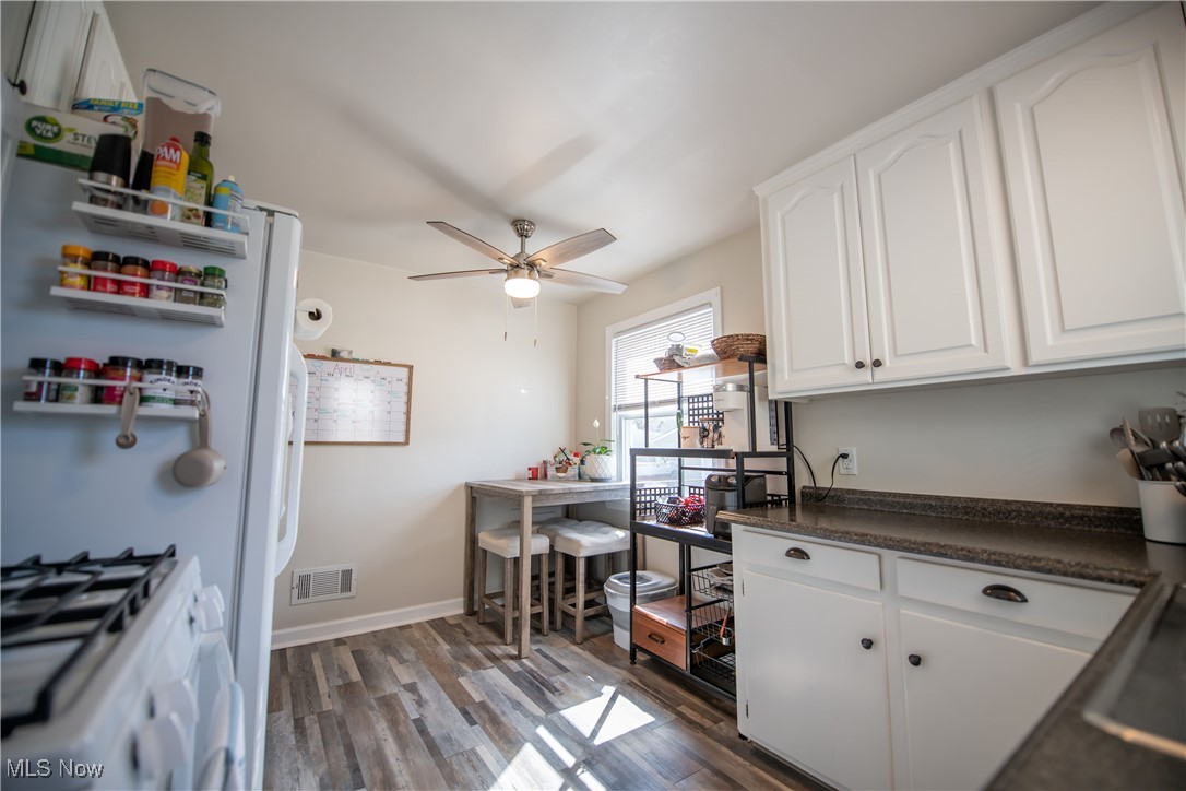 5256 W 49th Street, Parma, Ohio image 8