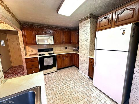 Tiny photo for 1502 Slusser Road, Akron, OH 44305 (MLS # 5202825)