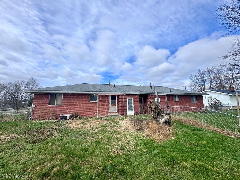 Photo of 8974 Wilverne Drive, Windham, OH 44288 (MLS # 5196213)