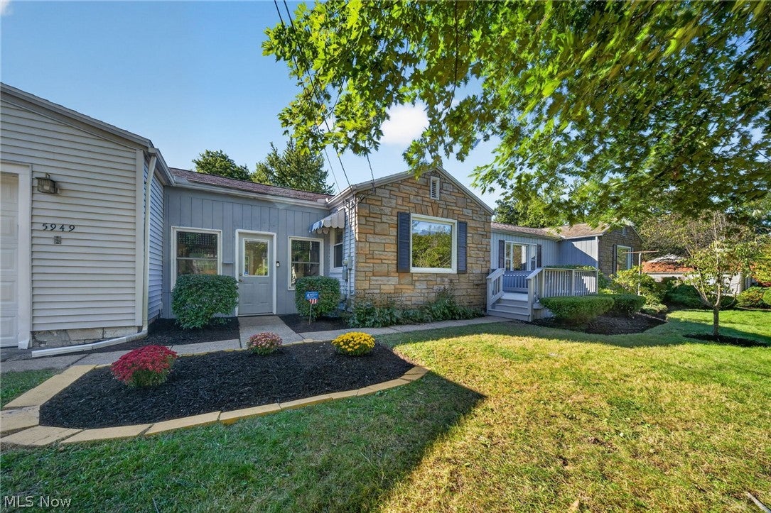 5949 Knollwood Drive