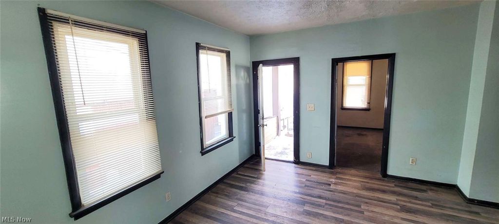 Photo of 3219 W 33rd Street, Cleveland, OH 44109 (MLS # 5186366)