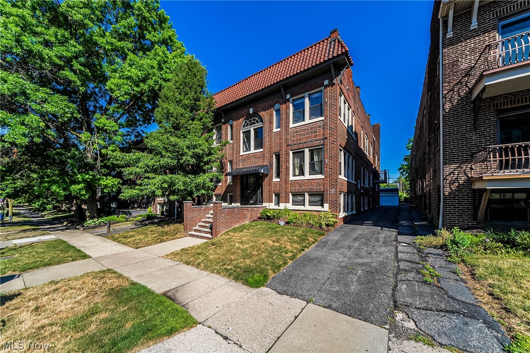 Hampshire Commons Condo - Residential