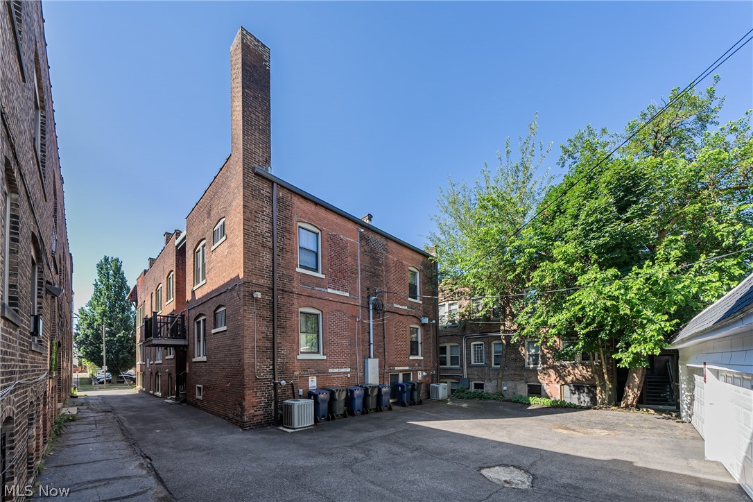 Hampshire Commons Condo - Residential