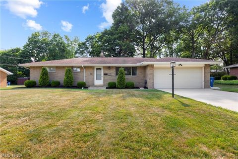 Homes For Sale - 5139 Evergreen Drive<br/> North Olmsted, OH 44070
