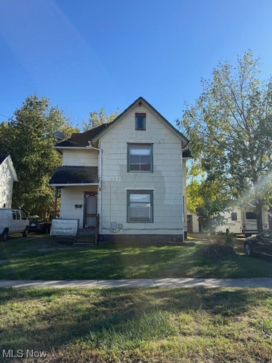 Looking for an investment property with some potential?  Look no further than 430 W. Elm St. in Kent Ohio.  This up and down duplex needs some TLC but could give you the return on investment that you're looking for.  The upstairs of this unit features 2 bedrooms, 1 full bath and a very spacious kitchen area.  With a little cleaning this unit is ready to be rented ASAP.  The unit was rented previously for $695 per month with the owner paying gas and trash.  The lower unit will be vacant starting November 1st.  This unit is currently being rented for $1000 per month plus electric.  This unit is a little bit bigger, featuring a large kitchen, 2 bedrooms of good size, one full bath, large living room, and an office. The duplex is in need of some TLC, and cash offers are being accepted at this time.  There is a new roof installed.  Come take a look, and add to your portfolio before its too late.
