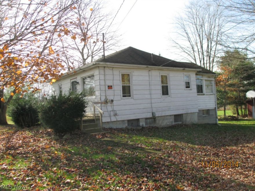 Absolute Auction Sells to highest bidder regardless of Price. Sat. Dec. 6 at 3:00 pm. List price is for MLS listing purposes and not a minimum but is a suggested Starting Bid. Bungalow style 1 story home with 2 bedrooms, full basement with walkout. Detached Garage 28 x 26 built in 1987. 2 Parcels on corner lot, corner has access to garage. House needs work. Furnace and Hot water tank look good, electric is on breakers, house has newer vinyl windows. Located on Corner of Ridge Rd & Milear Dr. Good Potential. Will be sold as is with no contingencies, 10% Buyers Premium, 20% nonrefundable deposit View hillierauctions for details.