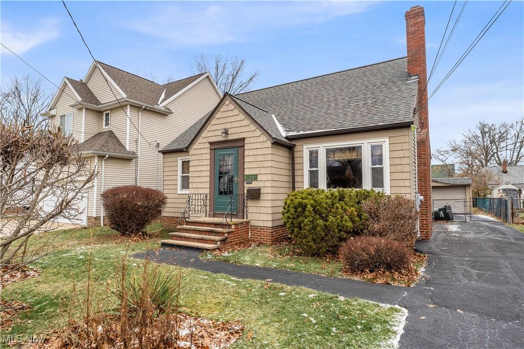 Photo of 25731 Farringdon Avenue, Euclid, OH 44132 (MLS # 5177430)